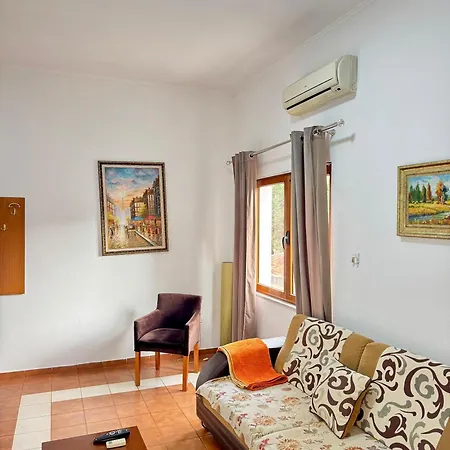 アパート Heart - Free Parking - Fit Five ティラナ